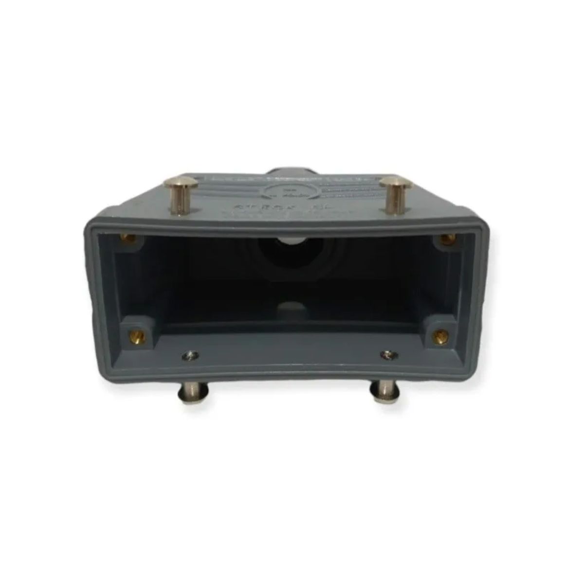 Carcaça Plug Saída Superior 4 Rebites 16 Polos Termoplástico P/Tomada - Steck