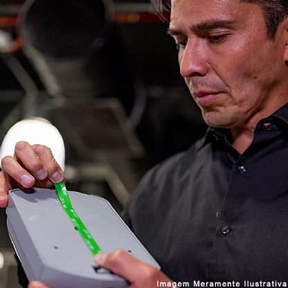 Fita Dupla Face Vhb 4905 9,5mm 33 Metros Transparente HB004670699 - 3M Do Brasil