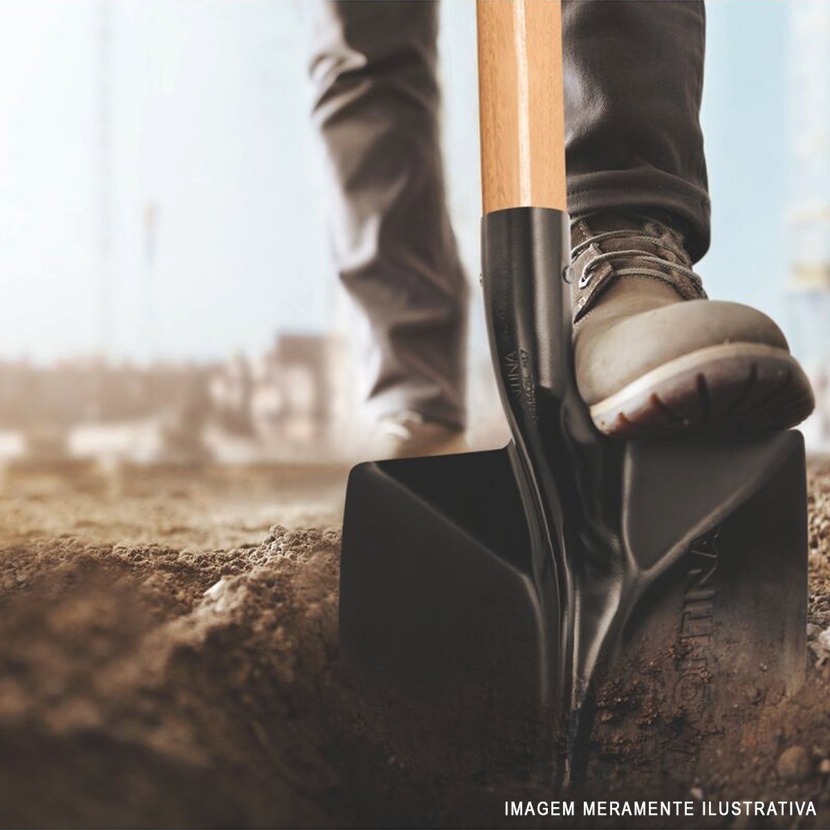 Pá De Bico Com Cabo Madeira 71Cm Com Empunhadura 77459/434 - Tramontina