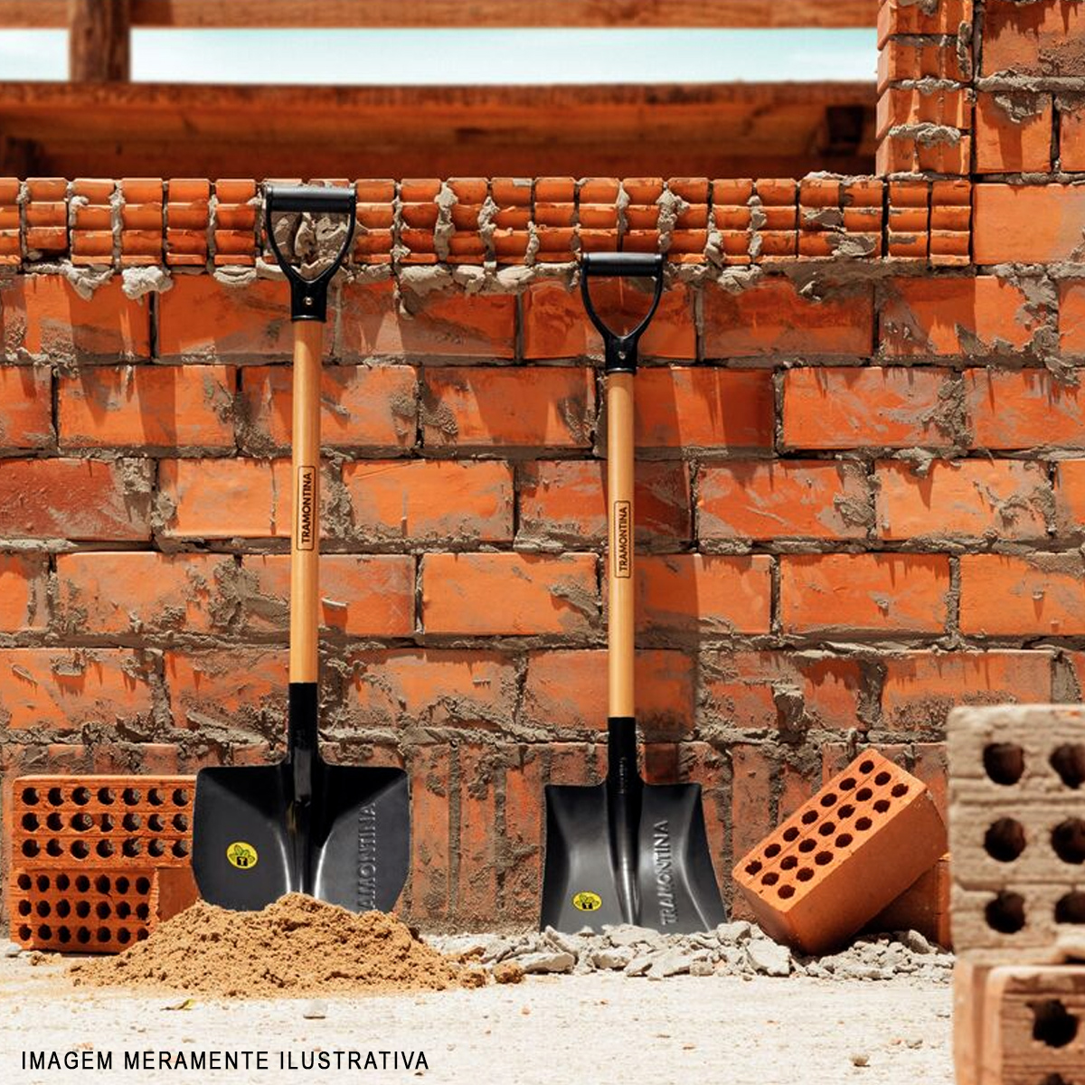 Pá De Bico Com Cabo Madeira 71Cm Com Empunhadura 77459/434 - Tramontina