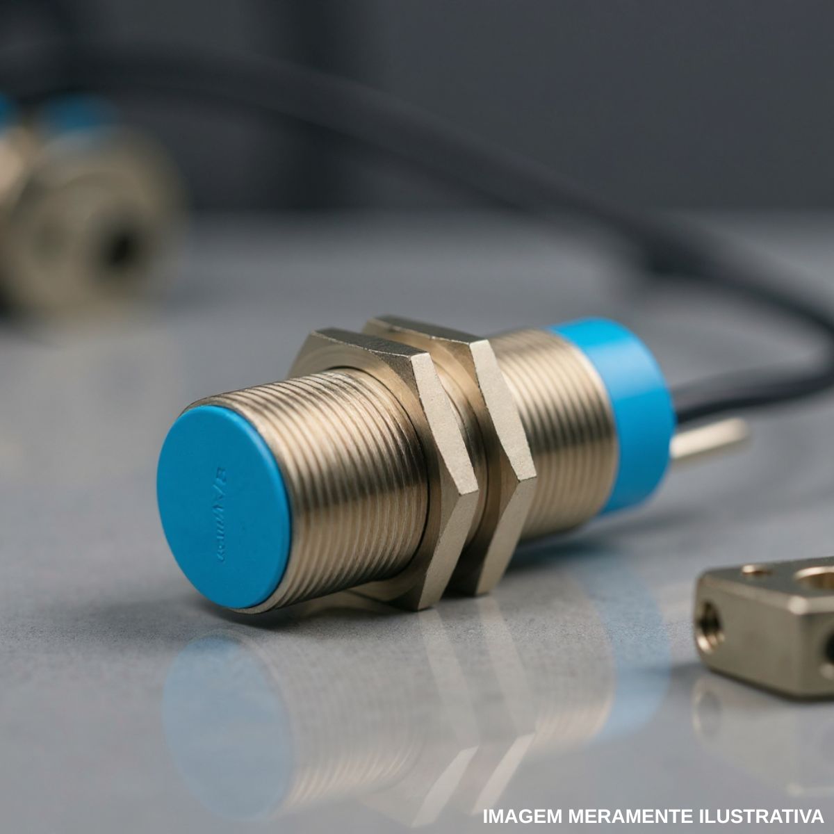 Sensor Indutivo Cilíndrico Roscado Sn=15 Mm M30X1,50Mm Latão 4 Fios 10-30Vcc Conector M12 4 Pinos Pnp 1Na+1Nf - Weg