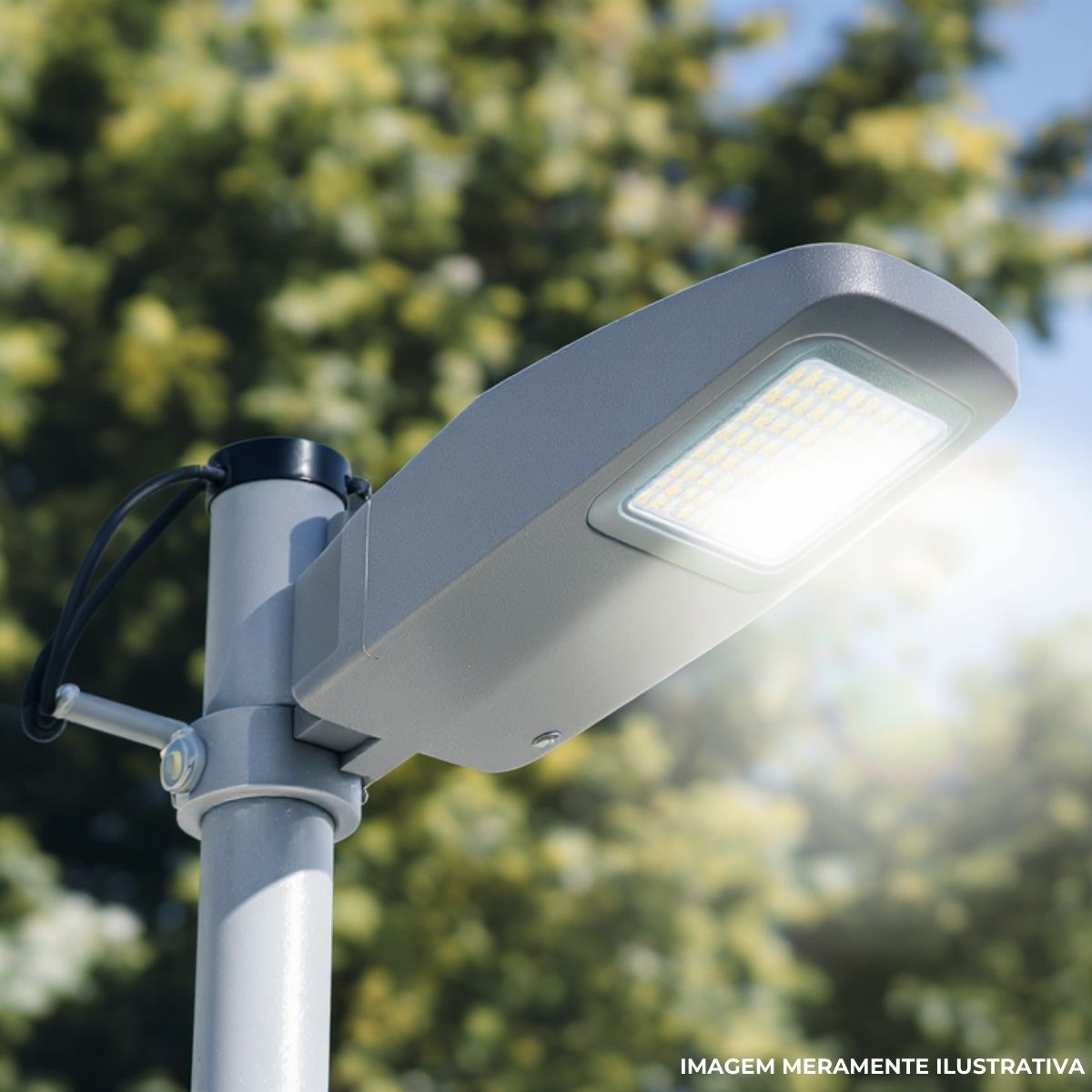 Luminária Publica Led Cinza 30W Bivolt 5000K Luz Do Dia 4050Lm Difusor Policarbonato Ip65 - Ledvance